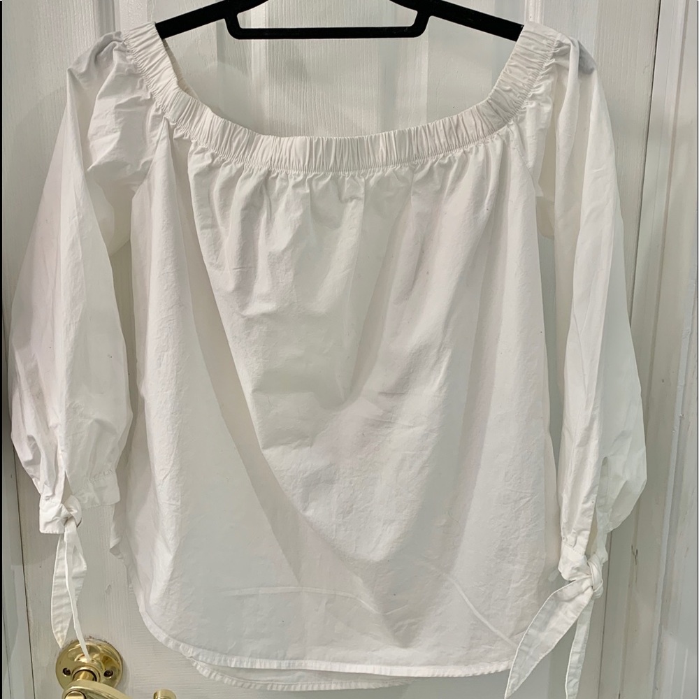ABERCROMBIE & FITCH OFF THE SHOULDER SHIRT 👚